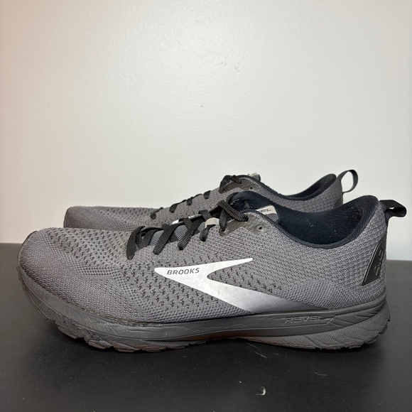Brooks Revel 4 Men's Size 10 Black Running Sneakers - Picture 1 of 9